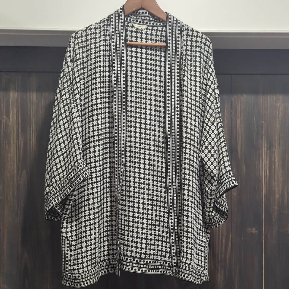 Black and White Geometric Kimono